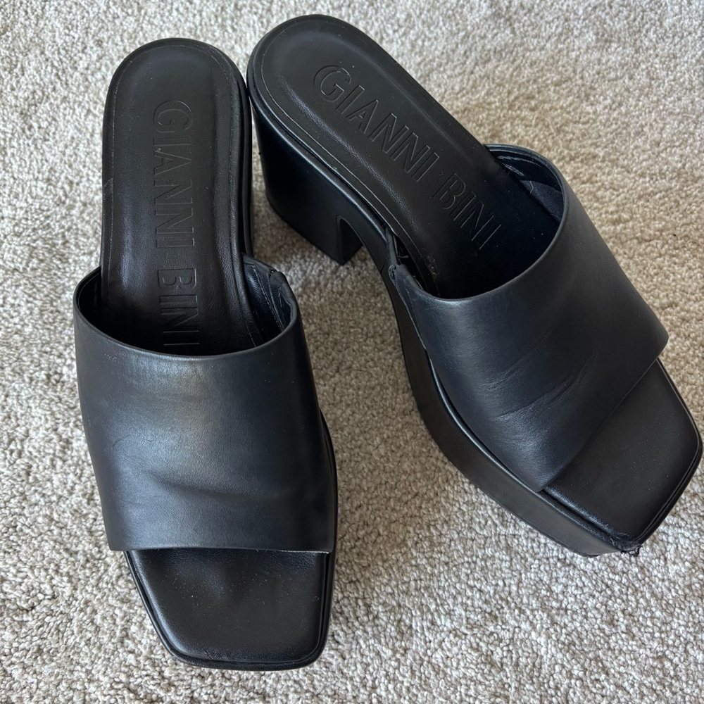Gianni Bini Lomah Leather Square Toe Platform Black Sandals Y2K
